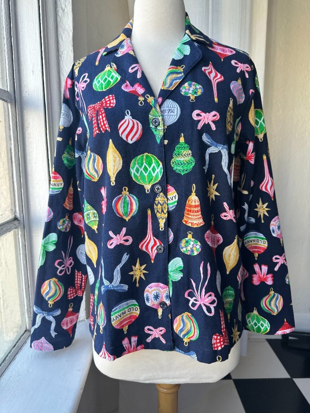 Old Navy Women’s Flannel Pajama Shirt S Christmas Ornaments Cotton NWT